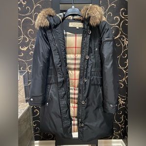 BURBERRY Long down, fur hood puffer parka jacket✨